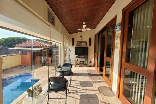 Casa à venda com 4 quartos, 345m² em Alphaville, Santana de Parnaíba
