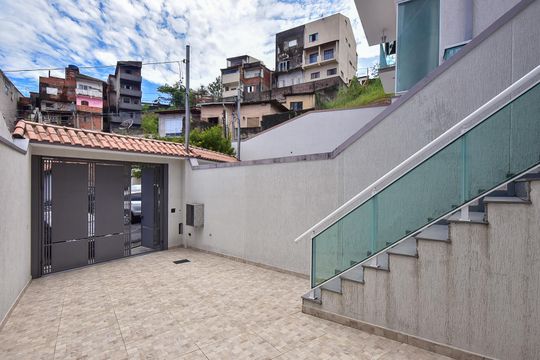 Garagem de casa para alugar com 3 quartos, 250m² em Parque Monte Alegre, Taboão da Serra