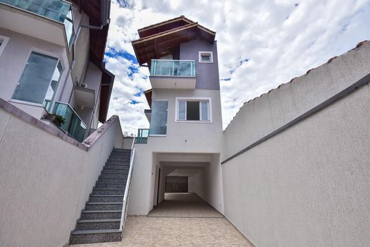 Fachada de casa para alugar com 3 quartos, 250m² em Parque Monte Alegre, Taboão da Serra