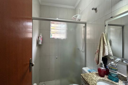 Banheiro da Suíte 1 de casa à venda com 2 quartos, 90m² em Jardim Sao Jose (zona Norte), São Paulo