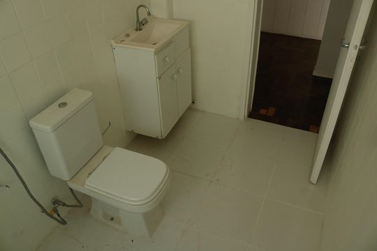Banheiro Social de apartamento para alugar com 2 quartos, 103m² em Pompeia, São Paulo