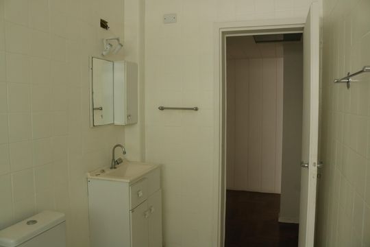 Banheiro Social de apartamento para alugar com 2 quartos, 103m² em Pompeia, São Paulo