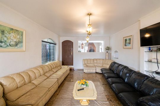 Casa para alugar com 7 quartos, 500m² em Jardim Triana, São Paulo