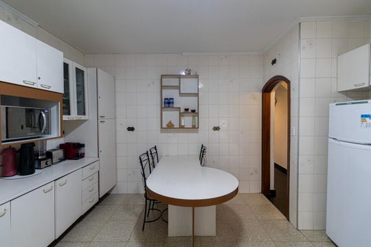 Cozinha de casa para alugar com 7 quartos, 500m² em Jardim Triana, São Paulo