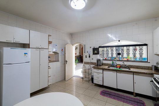 Cozinha de casa para alugar com 7 quartos, 500m² em Jardim Triana, São Paulo