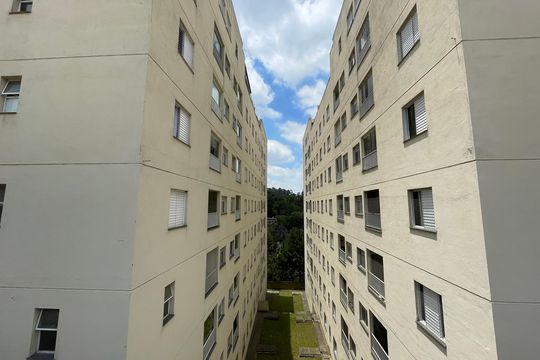 Fachada de apartamento para alugar com 2 quartos, 54m² em Cemucam, Cotia