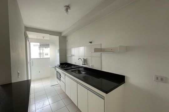 Cozinha de apartamento para alugar com 2 quartos, 54m² em Cemucam, Cotia