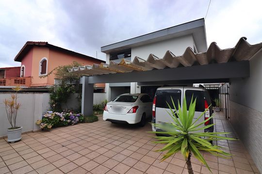 Garagem de casa à venda com 3 quartos, 221m² em Assunção, São Bernardo do Campo