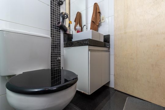 Banheiro da Suíte de apartamento para alugar com 3 quartos, 66m² em Copacabana, Belo Horizonte