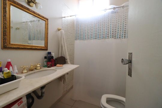 Banheiro de casa para alugar com 6 quartos, 200m² em Jardim Sumare, Ribeirão Preto
