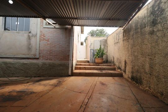 Garagem de casa para alugar com 6 quartos, 200m² em Jardim Sumare, Ribeirão Preto