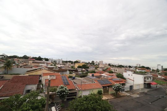 Vista de apartamento para alugar com 2 quartos, 58m² em Presidente Roosevelt, Uberlândia