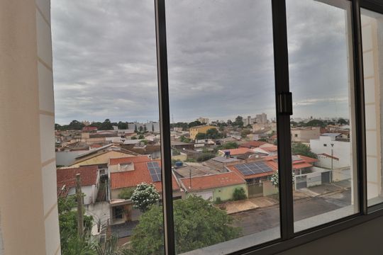 Vista de apartamento para alugar com 2 quartos, 58m² em Presidente Roosevelt, Uberlândia