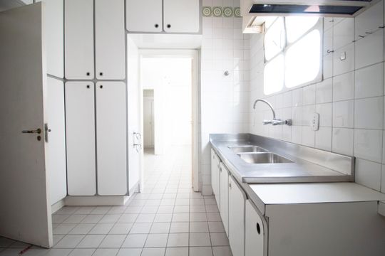 Apartamento à venda com 2 quartos, 198m² em Jardim Europa, São Paulo