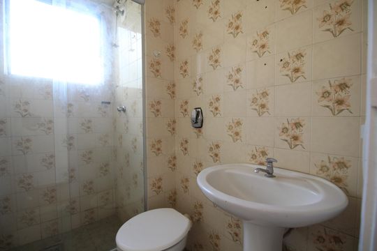Banheiro de apartamento à venda com 2 quartos, 50m² em Taquara, Rio de Janeiro