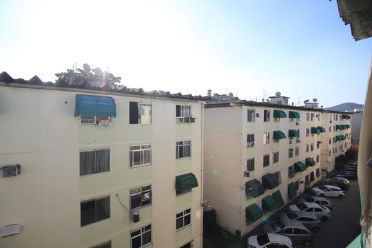 Vista de apartamento à venda com 2 quartos, 50m² em Taquara, Rio de Janeiro