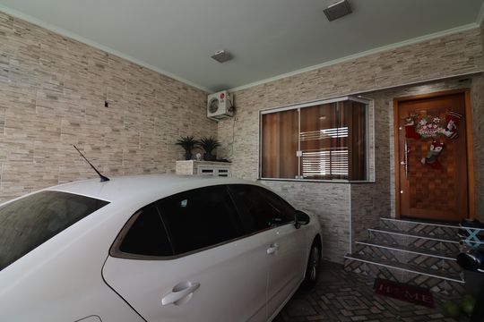Garagem de casa à venda com 5 quartos, 200m² em Vila Ferreira, São Bernardo do Campo