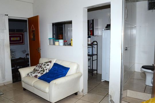 Sala de casa para alugar com 1 quarto, 70m² em Belmonte, Belo Horizonte