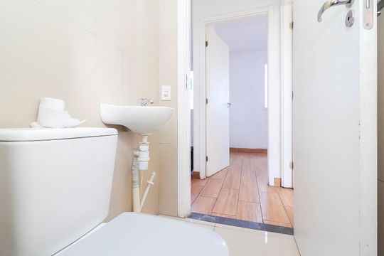 Banheiro de apartamento para alugar com 2 quartos, 39m² em Itaim Paulista, São Paulo