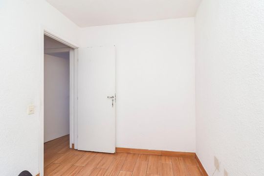 Quarto 2 de apartamento para alugar com 2 quartos, 39m² em Itaim Paulista, São Paulo