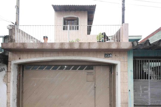 Fachada de casa à venda com 3 quartos, 165m² em Jardim Ana Rosa, São Paulo