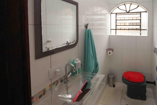 Banheiro da Social de casa à venda com 3 quartos, 165m² em Jardim Ana Rosa, São Paulo