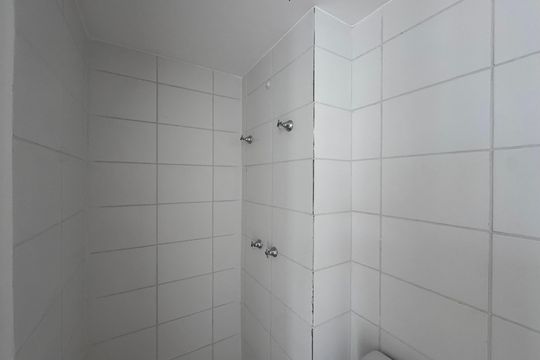 Banheiro Social de apartamento à venda com 2 quartos, 52m² em Barra Olímpica, Rio de Janeiro