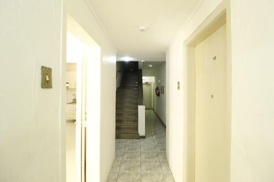 Corredor de apartamento à venda com 3 quartos, 82m² em Floresta, Porto Alegre