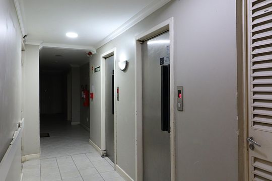 Elevadores de apartamento à venda com 2 quartos, 68m² em Mont Serrat, Porto Alegre