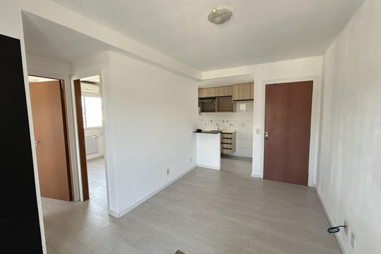 Sala de apartamento para alugar com 2 quartos, 45m² em Cascadura, Rio de Janeiro