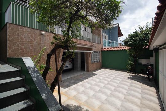 Garagem de casa para alugar com 4 quartos, 450m² em Vila Mazzei, São Paulo