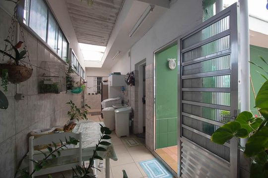 Área de Serviço de casa para alugar com 4 quartos, 450m² em Vila Mazzei, São Paulo