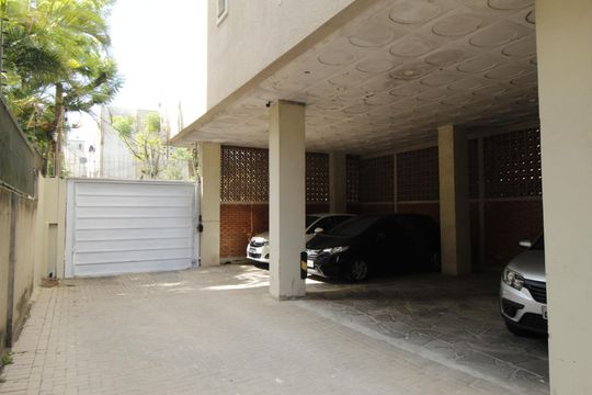 Garagem de apartamento à venda com 3 quartos, 101m² em Petrópolis, Porto Alegre