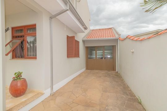 Garagem de casa à venda com 3 quartos, 200m² em Rio Branco, Canoas