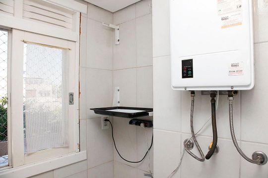 Cozinha + Área de Serviço de apartamento à venda com 2 quartos, 58m² em Santana, Porto Alegre