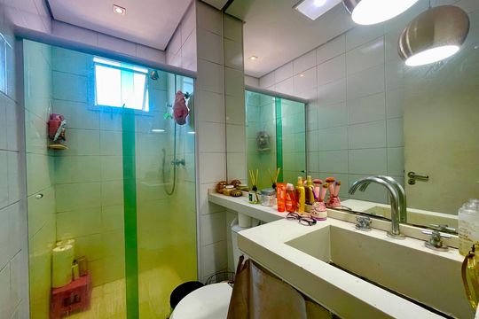 Banheiro 1 de apartamento à venda com 3 quartos, 145m² em Jardim Flor da Montanha, Guarulhos