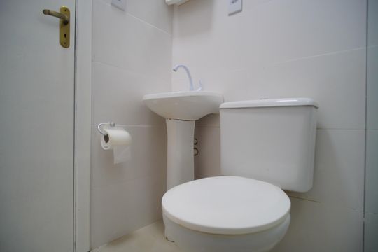 Banheiro de casa à venda com 2 quartos, 48m² em Campina, São Leopoldo
