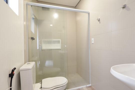 Banheiro de kitnet/studio para alugar com 1 quarto, 30m² em Jardim Leonor, São Paulo