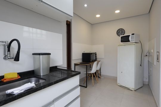 Cozinha de kitnet/studio para alugar com 1 quarto, 30m² em Jardim Leonor, São Paulo