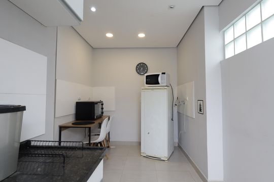 Cozinha de kitnet/studio para alugar com 1 quarto, 30m² em Jardim Leonor, São Paulo