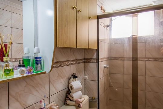 Banheiro de apartamento à venda com 2 quartos, 62m² em Cangaiba, São Paulo