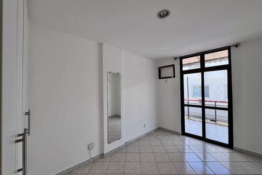 Quarto 2 de apartamento à venda com 3 quartos, 200m² em Recreio dos Bandeirantes, Rio de Janeiro