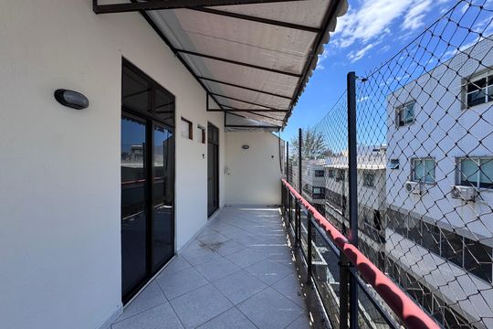 Varanda dormitórios de apartamento à venda com 3 quartos, 200m² em Recreio dos Bandeirantes, Rio de Janeiro