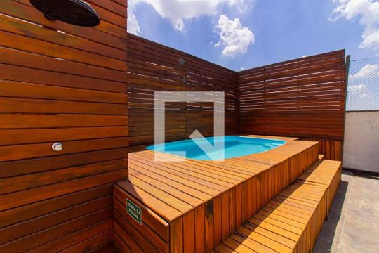 Piscina de apartamento para alugar com 2 quartos, 57m² em Vila Ipojuca, São Paulo