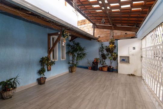Garagem de casa à venda com 4 quartos, 329m² em Planalto, Belo Horizonte