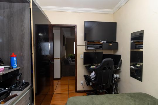 Quarto 1 de casa à venda com 4 quartos, 329m² em Planalto, Belo Horizonte