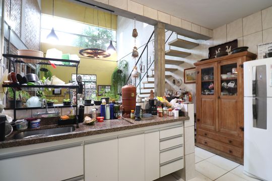 Cozinha de casa à venda com 2 quartos, 365m² em Vila Ipojuca, São Paulo