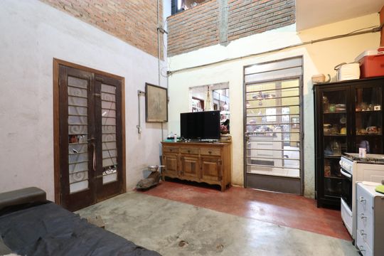 Sala 2 de casa à venda com 2 quartos, 365m² em Vila Ipojuca, São Paulo