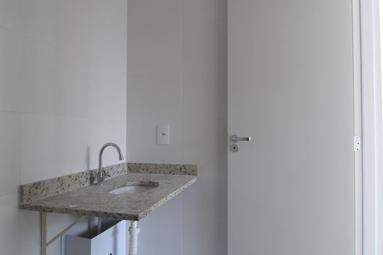 Banheiro de kitnet/studio à venda com 1 quarto, 24m² em Vila Olímpia, São Paulo