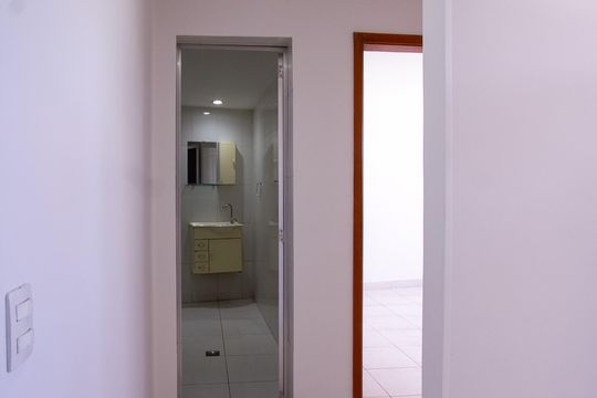 Corredor de apartamento para alugar com 1 quarto, 60m² em Porto Novo, São Gonçalo